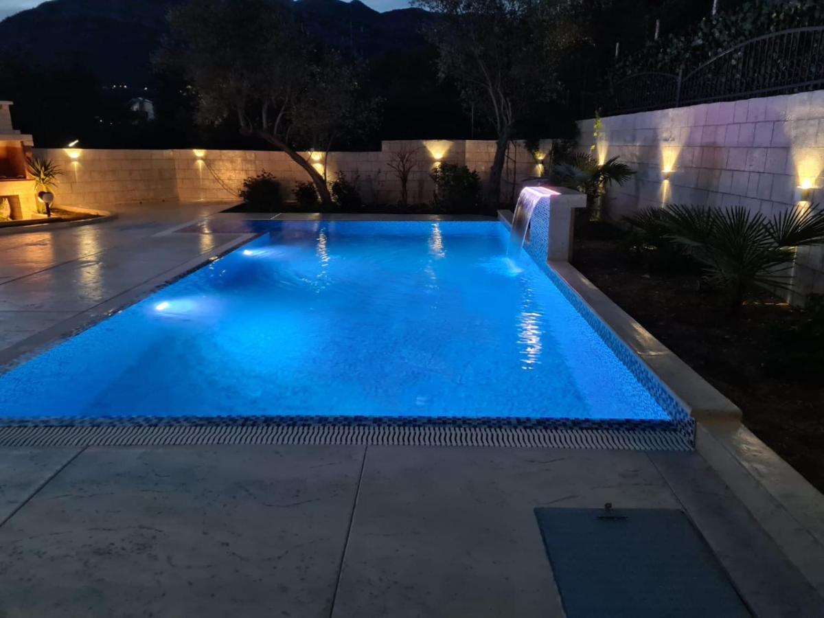 Villa Holiday Apartments بار المظهر الخارجي الصورة