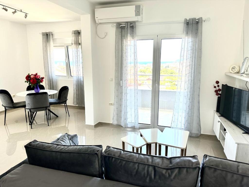 Villa Holiday Apartments بار المظهر الخارجي الصورة