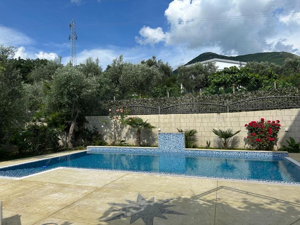 Villa Holiday Apartments بار المظهر الخارجي الصورة