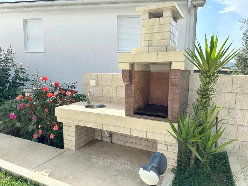 Villa Holiday Apartments بار المظهر الخارجي الصورة