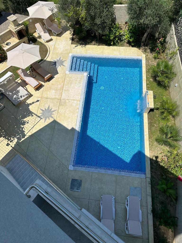 Villa Holiday Apartments بار المظهر الخارجي الصورة