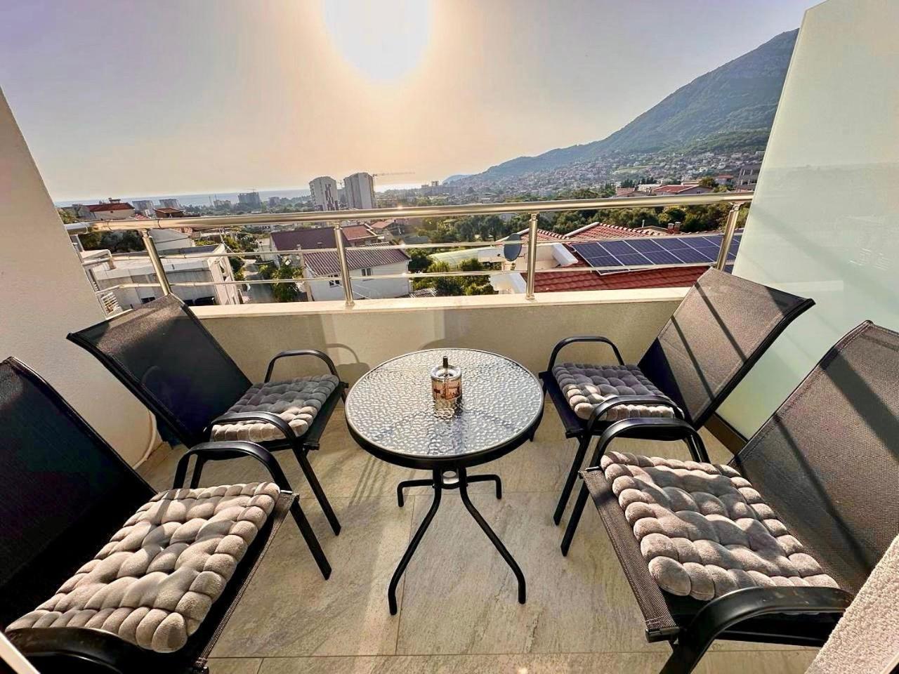 Villa Holiday Apartments بار المظهر الخارجي الصورة