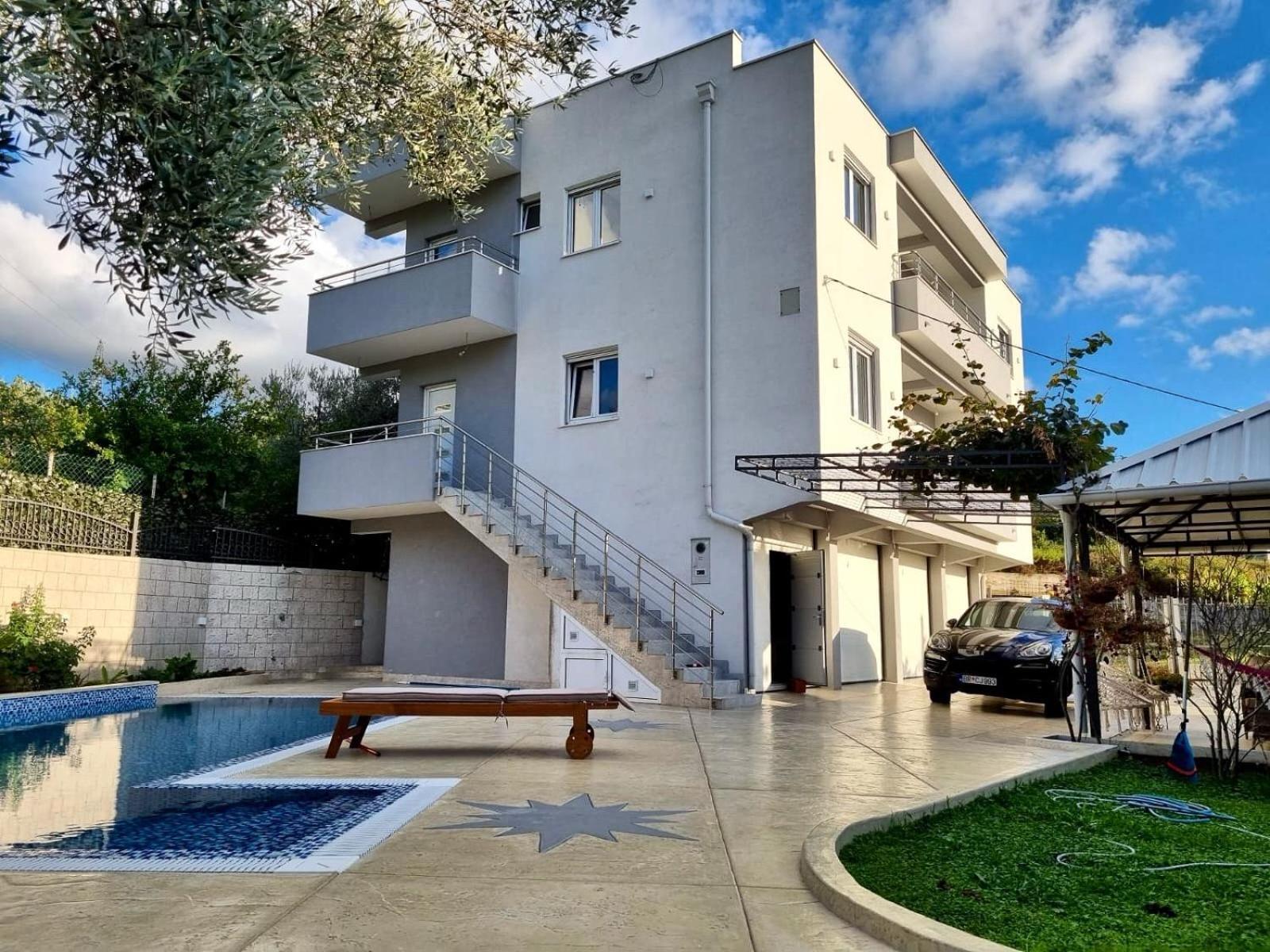 Villa Holiday Apartments بار المظهر الخارجي الصورة