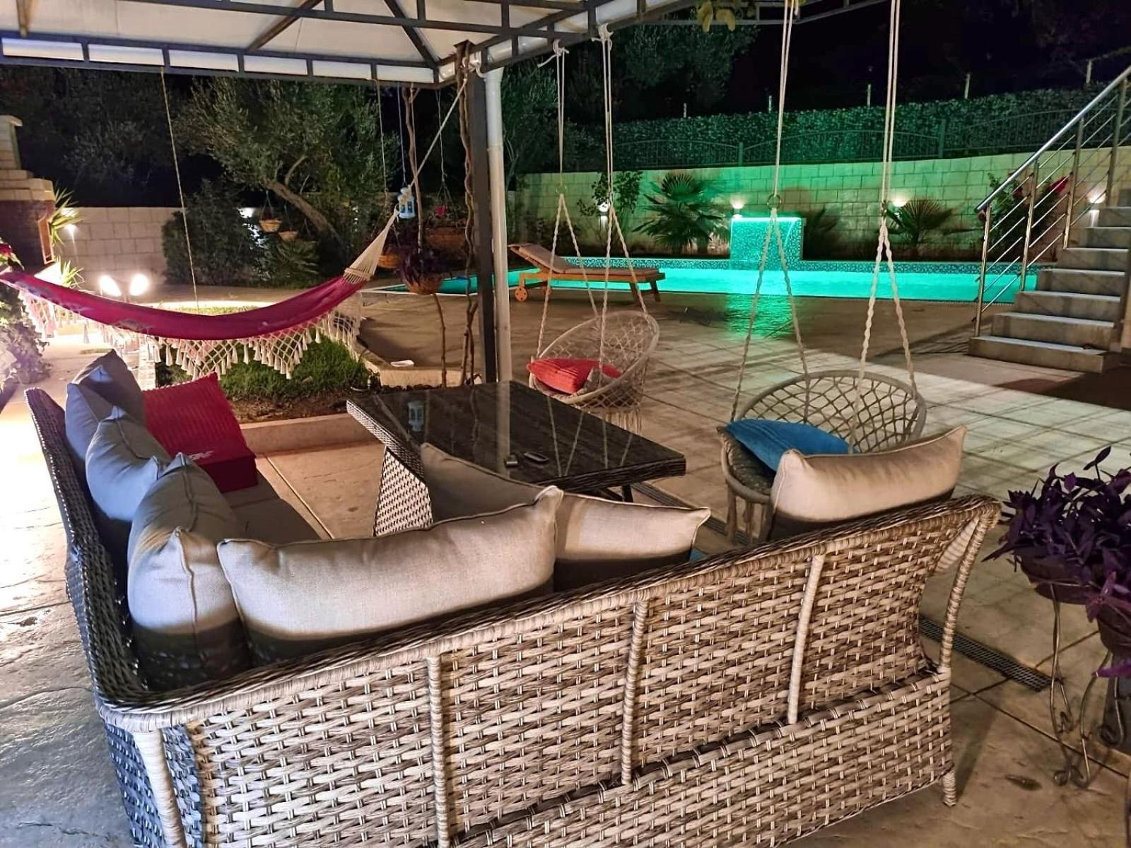 Villa Holiday Apartments بار المظهر الخارجي الصورة