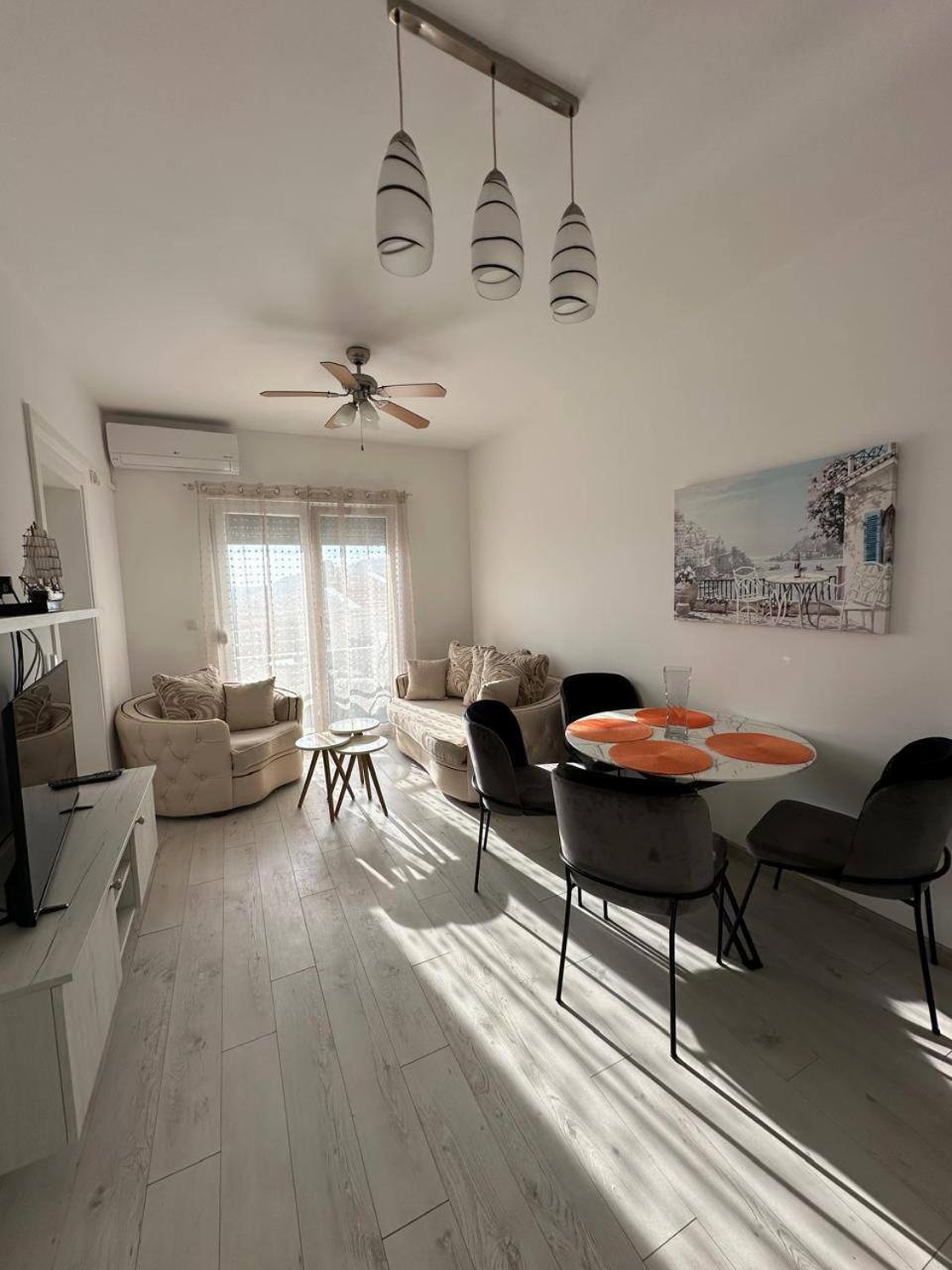 Villa Holiday Apartments بار المظهر الخارجي الصورة