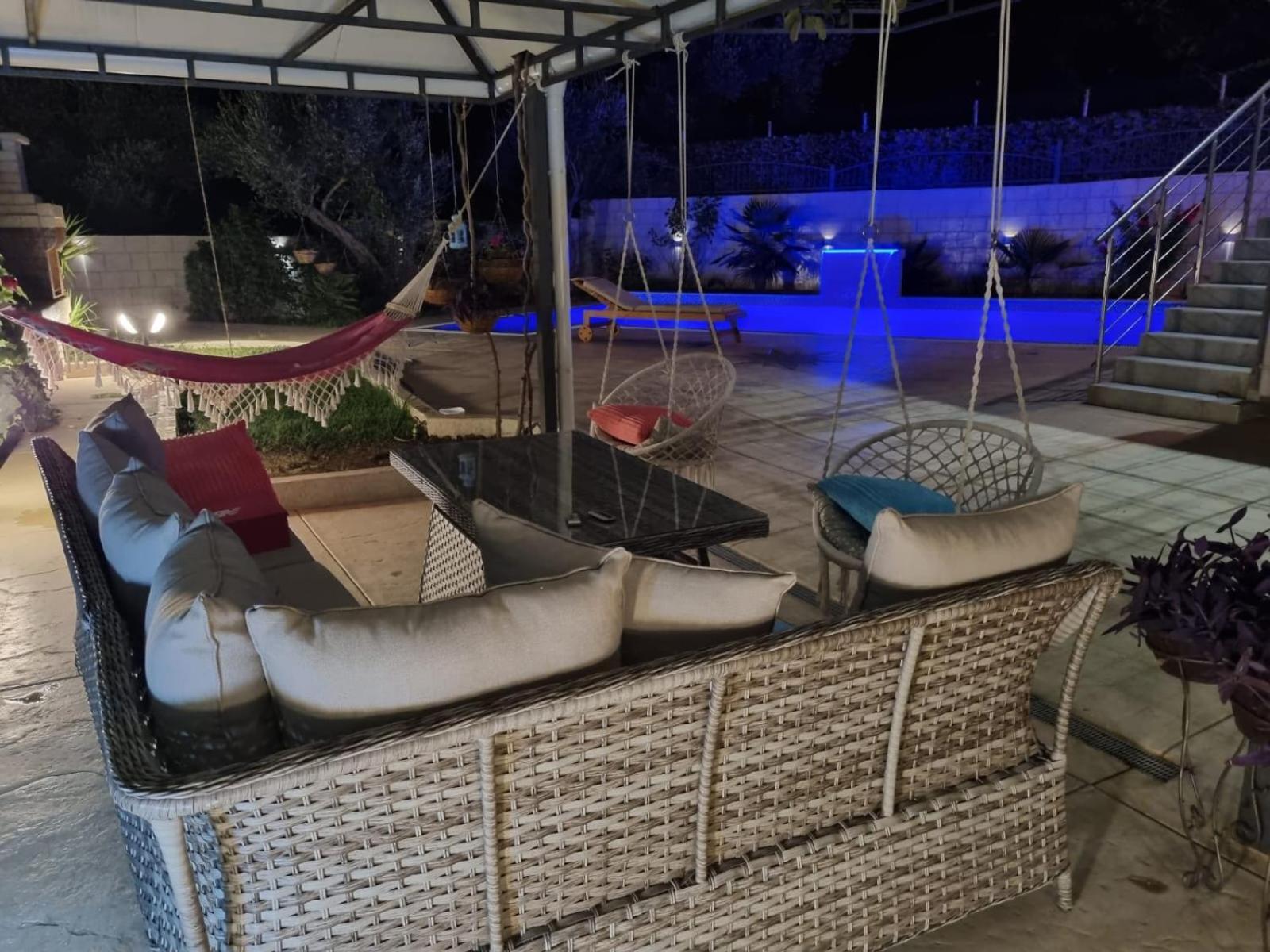 Villa Holiday Apartments بار المظهر الخارجي الصورة